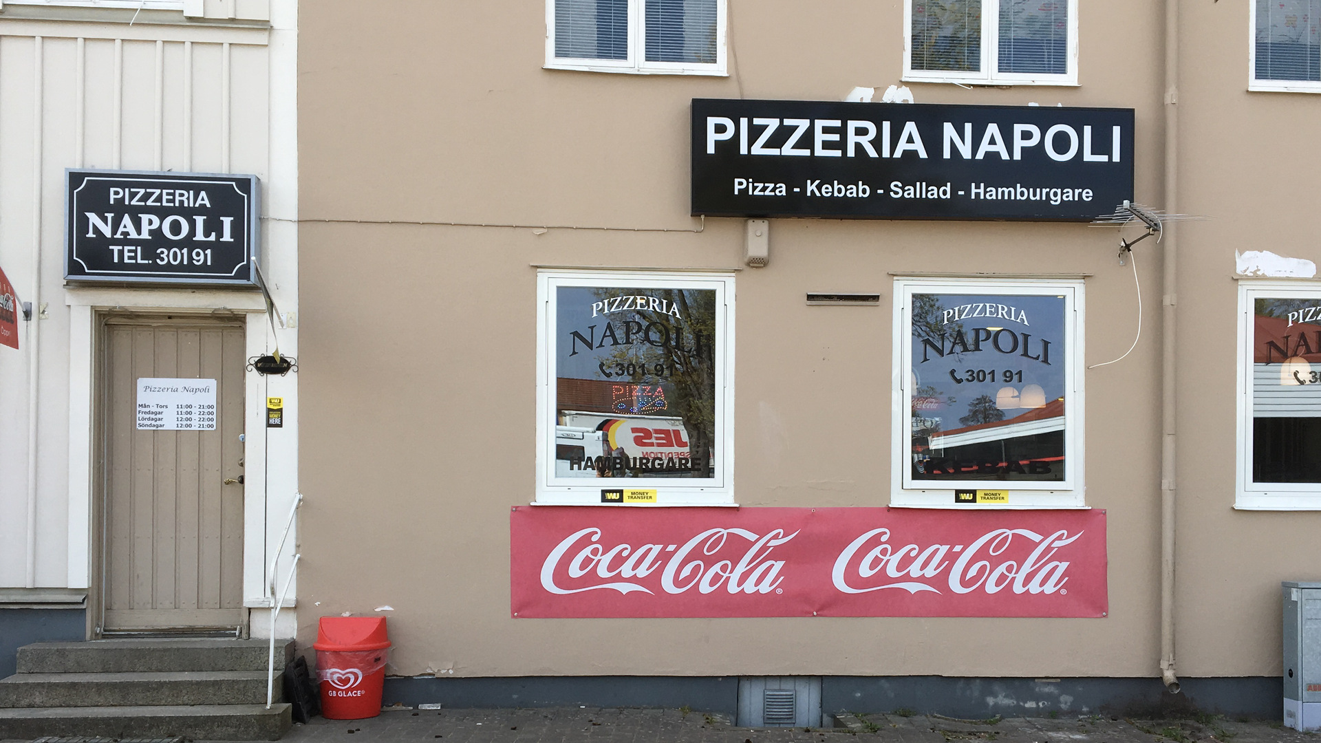 Utsidan av Pizzeria Napoli